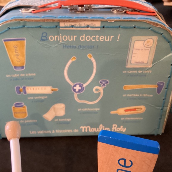 Moulin Roty play doctor kit - Picture 2 of 3